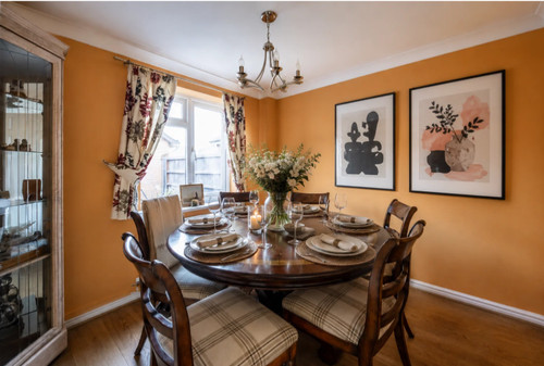 Round inlaid dining table and